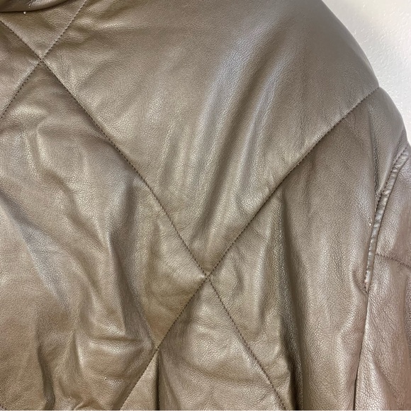 Abercrombie and Fitch Vegan Leather Puffer Quilted Jacket - Picture 13 of 16